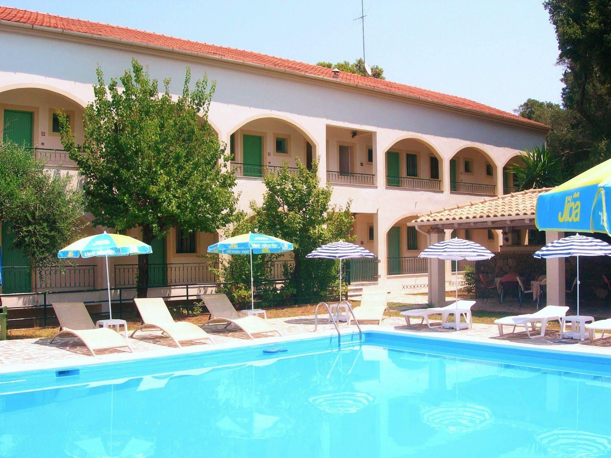 Villa Karmar Hotel Apartments Dassiá Exteriér fotografie