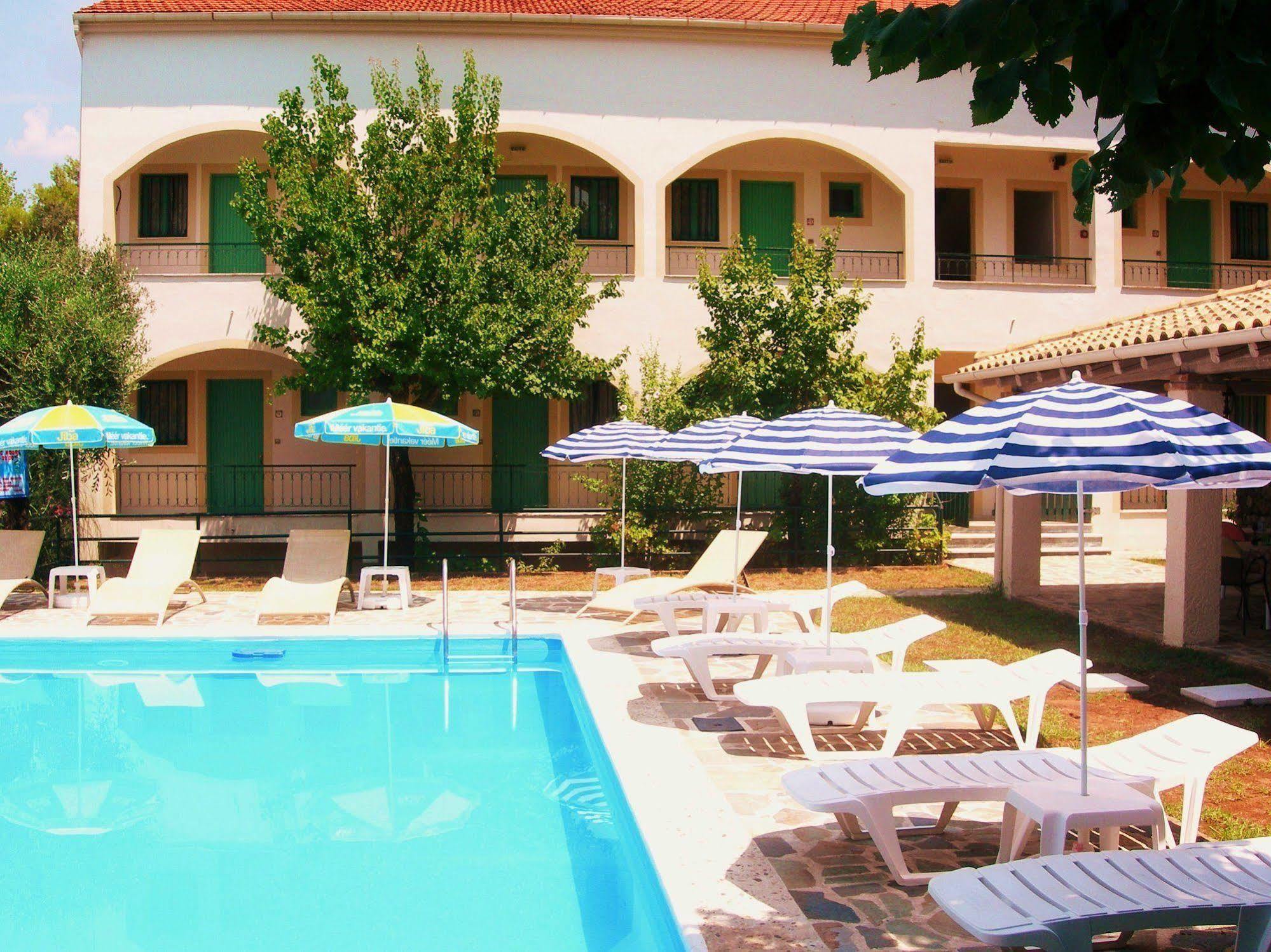 Villa Karmar Hotel Apartments Dassiá Exteriér fotografie