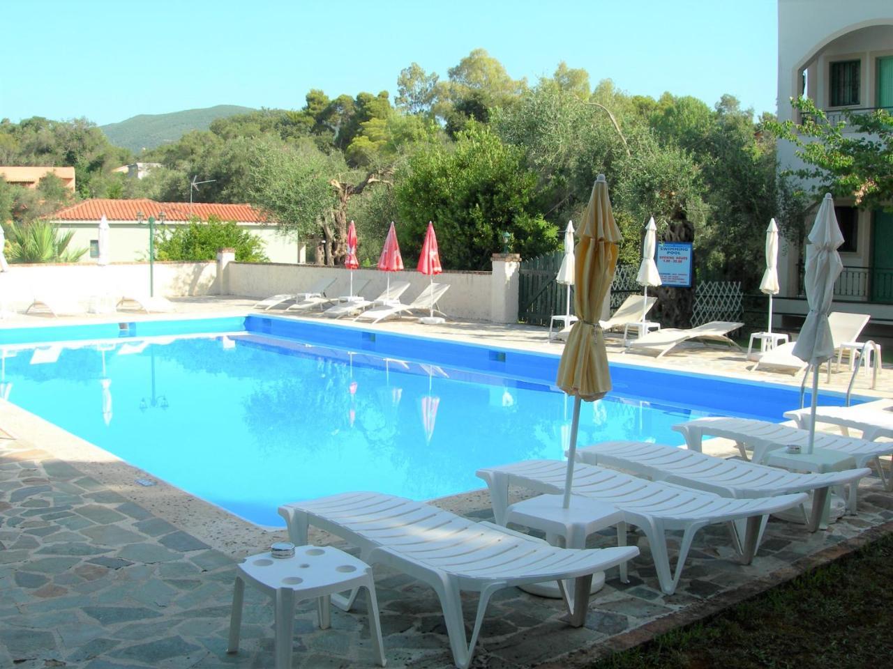 Villa Karmar Hotel Apartments Dassiá Exteriér fotografie
